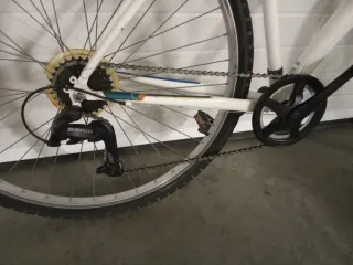 BICICLETA PASEO.  BARRA BAJA.  RUEDAS DE 700