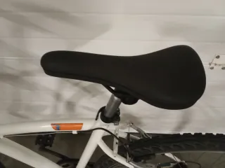 BICICLETA PASEO.  BARRA BAJA.  RUEDAS DE 700