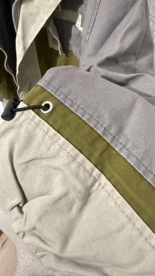 Chaqueta RIESDA Beige y Verde Militar