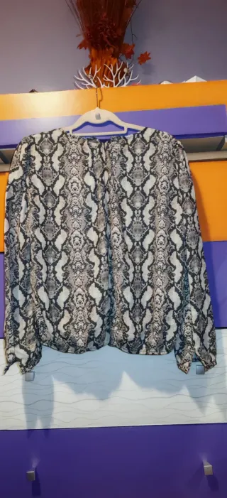 Blusa Estampada Serpiente Talla L