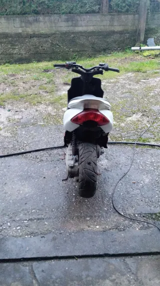 Yamaha Jog RR 50cc Scooter