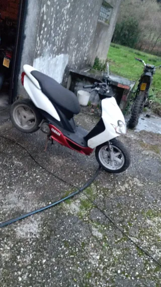 Yamaha Jog RR 50cc Scooter