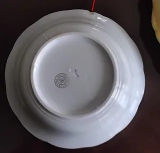 Fuente porcelana opaca. Siglo XIX.