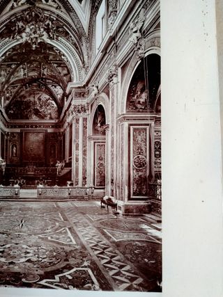 Fotografía de autor antigua interior iglesia