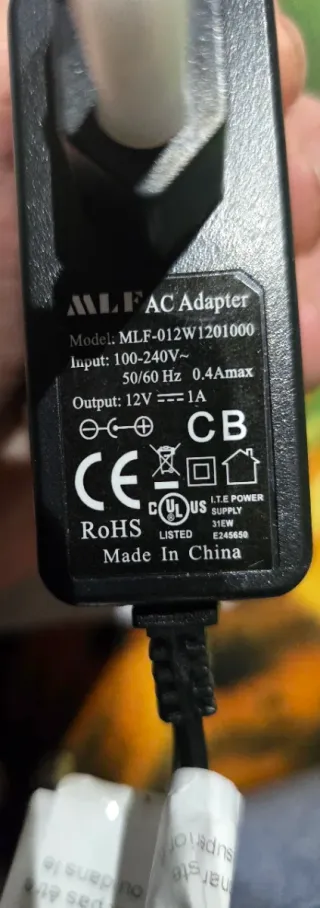 Cargador MLF AC 12V CON INTERRUPTOR.