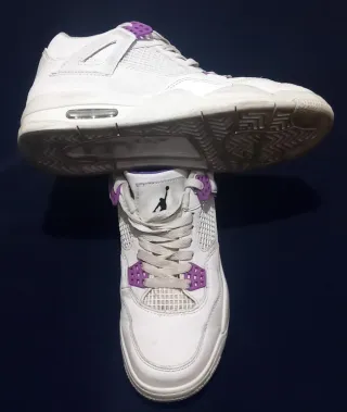 Zapatillas Jordan Blancas y Moradas