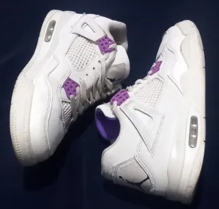 Zapatillas Jordan Blancas y Moradas