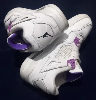 Zapatillas Jordan Blancas y Moradas