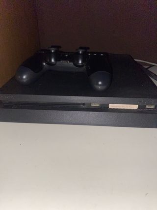 PS4 (PlayStation 4 slim) Negra