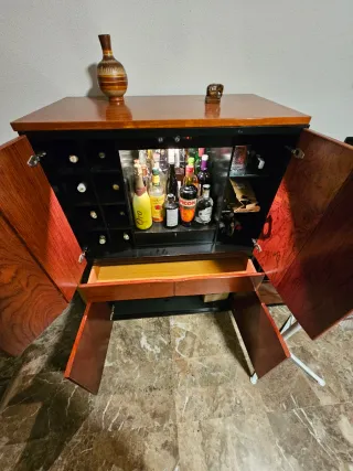 Mueble de salón madera y cristal