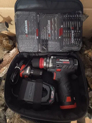 Taladro Atornillador Parkside con Accesorios