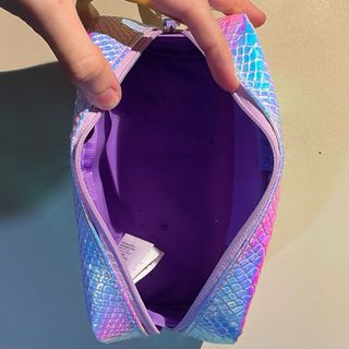 Pochette effetto pelle di serpente iridescente