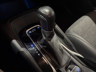 TOYOTA COROLLA 1.8 HYBRID STYLE E-CVT 122 5P