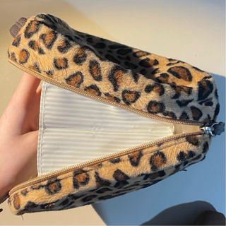 Beauty case leopardato con cuore