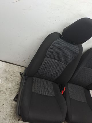 JUEGO ASIENTOS COMPLETO TOYOTA YARIS