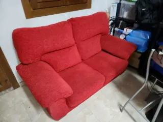 Sofá 2 plazas rojo en Logroño