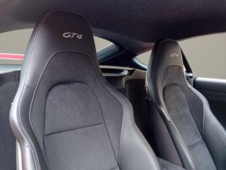 Porsche 718 Cayman GT4