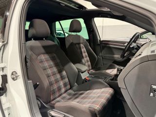 VOLKSWAGEN Golf GTI 2.0 TSI DSG