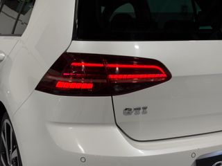 VOLKSWAGEN Golf GTI 2.0 TSI DSG