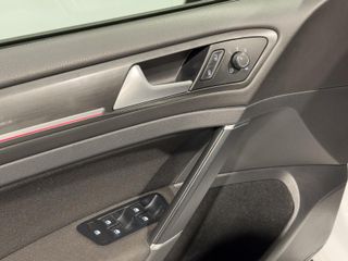 VOLKSWAGEN Golf GTI 2.0 TSI DSG