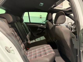 VOLKSWAGEN Golf GTI 2.0 TSI DSG