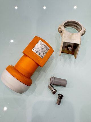 LNB Televes con soporte