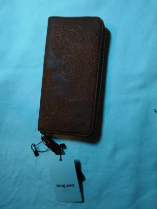 Monedero Desigual Mone Dejavu Fiona Marrón