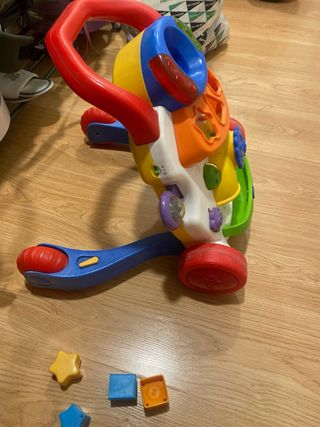 Correpasillos Chicco con juegos