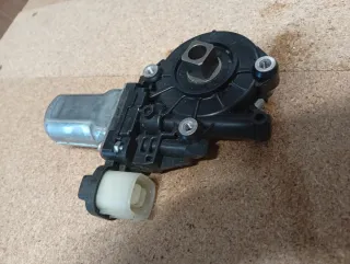 Motor elevalunas trasero izquierdo.