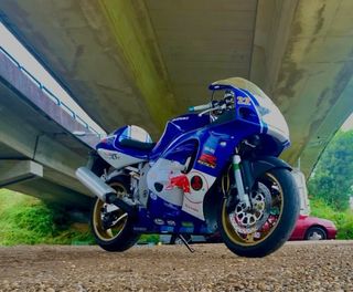 SUZUKI GSXR SRAD CLASICA