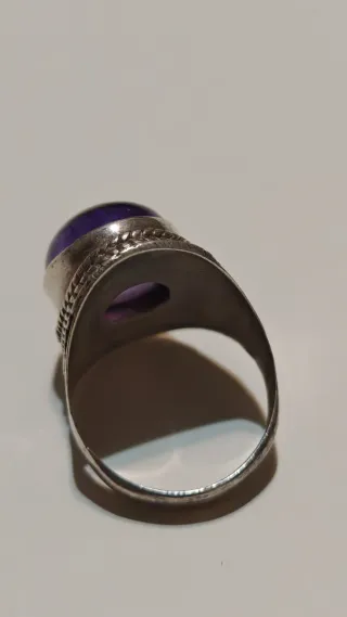 Anillo Plata 925 con Piedra Morada. 6,8 gr