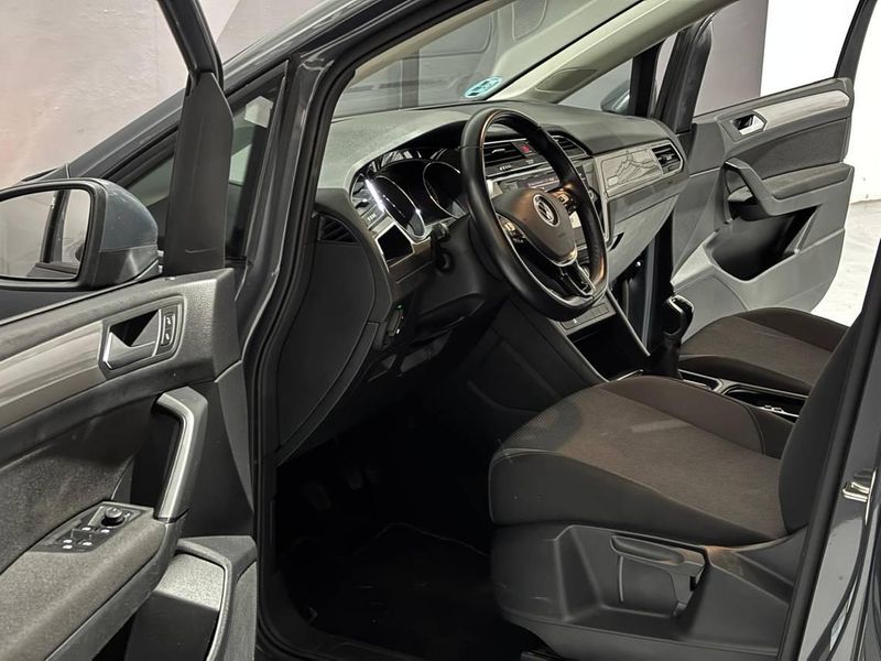 Volkswagen Touran Business & Navi 2.0 TDI 2021, foto 14