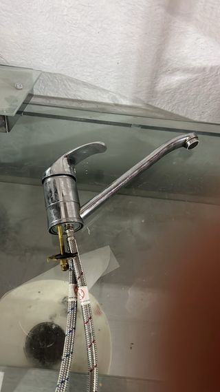 Grifo de cocina plateado