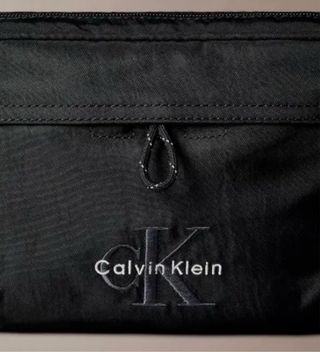 Bandolera Calvin Klein Negra Nueva, Sin estrenar.