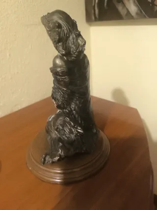 Figura de escayola pintada a mano