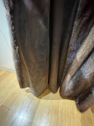 Abrigo tipo Bison marrón ; marca Araujo Autentico