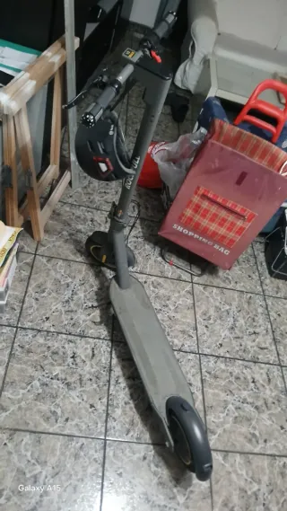 Patinete Eléctrico Gris