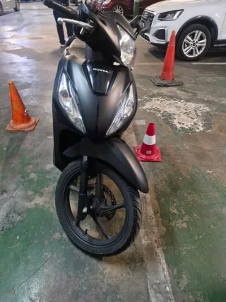 Honda Vision 110 2022.