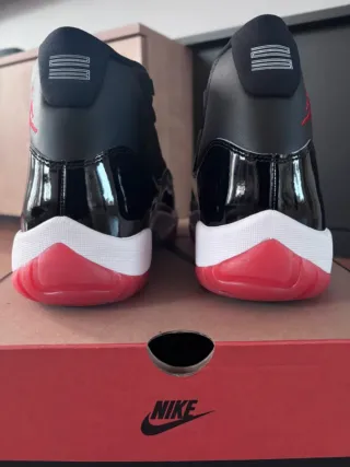 Jordan 11 Negro y Rosa Talla 47