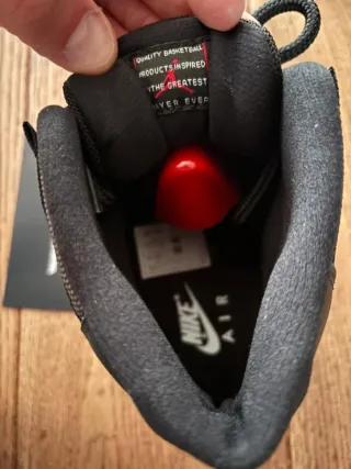 Jordan 11 Negro y Rosa Talla 47