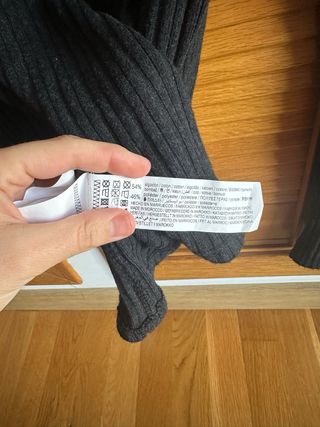 Camiseta Pull&Bear cremallera cuello alto XL