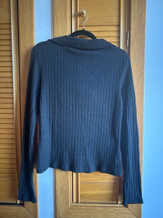 Camiseta Pull&Bear cremallera cuello alto XL