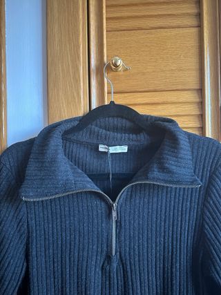 Camiseta Pull&Bear cremallera cuello alto XL