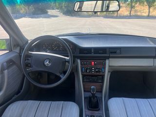 Mercedes-Benz Clase 230 TE 1989