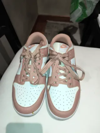 Zapatillas Nike Rosas y Blancas