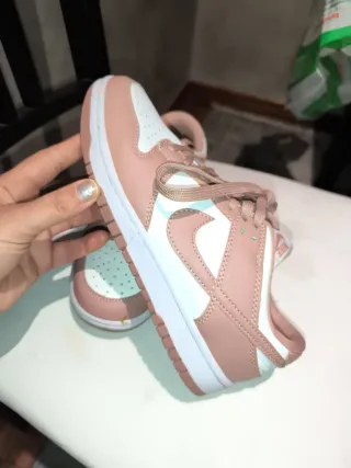 Zapatillas Nike Rosas y Blancas