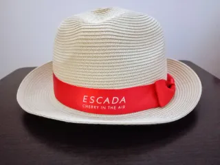 Sombrero Panamá Escada Beige con Cinta Roja