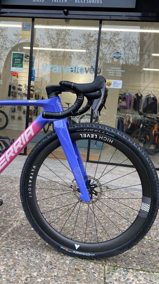 BERRIA NAII SRAM RED CUSTOM