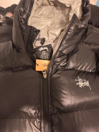 Chaqueta Stüssy Negra con Forro Gris