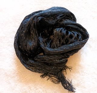 Fular Foulard Negro con Hilos Plateados